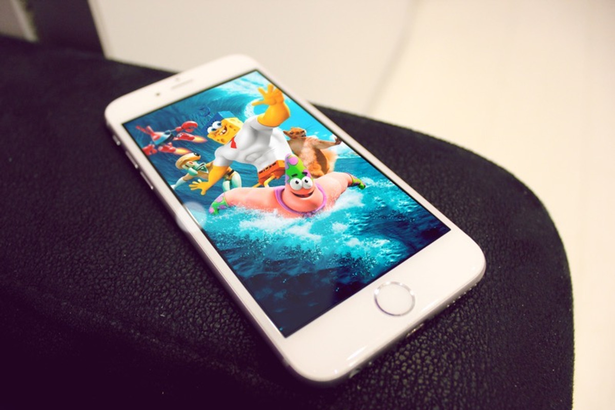 17 PSD Mockups, an iPhone Mockup by ALEX BENDER UI STORE (Photo 2 of 5)