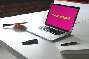 4K Macbook Pro v3 PSD mockup