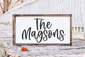 Mismade Modern Script Font