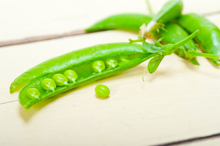hearthy fresh green peas, a Photo by keko64