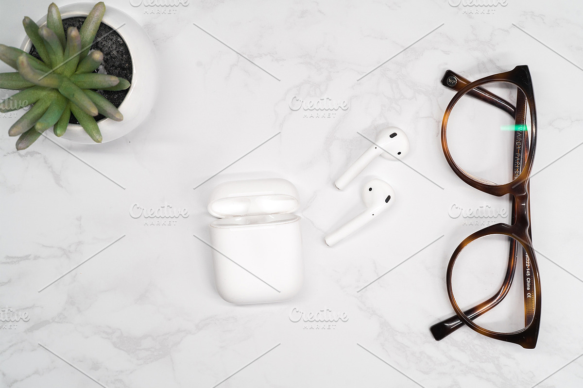 Minimalist Bundle, a Background Photo by GetMockups (Photo 8 of 11)