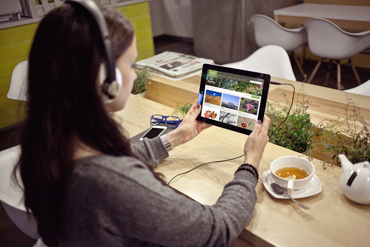 iPad & Macbook 9 photo mockups, an iPad Mockup by show it better (Photo 2 of 5)