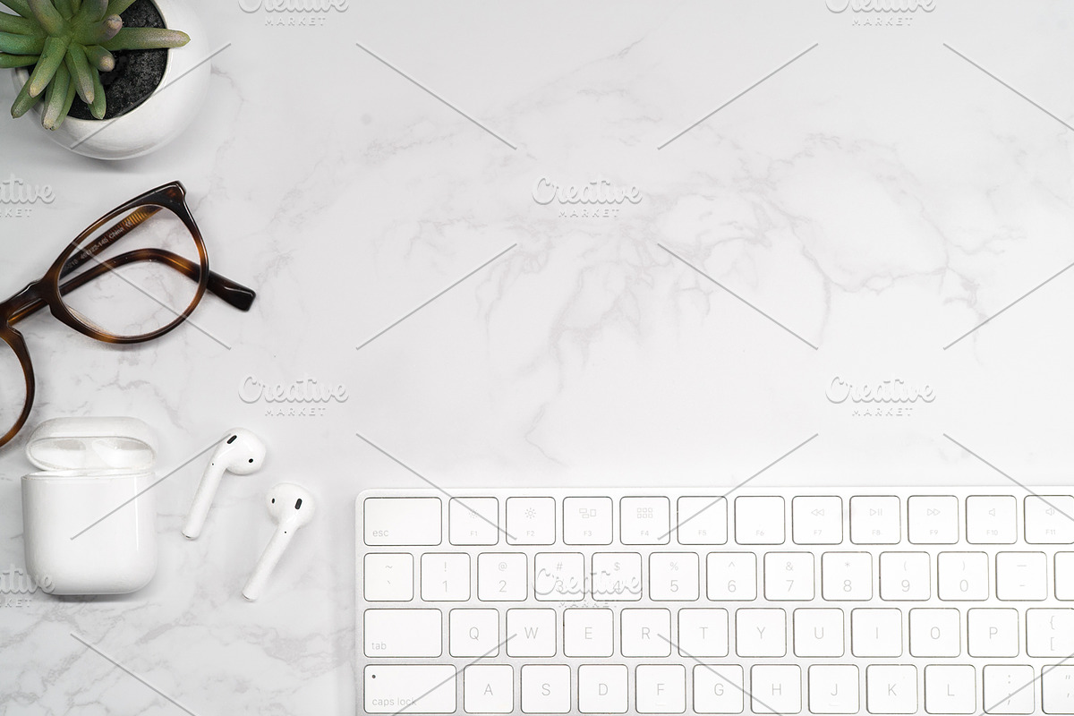 Minimalist Bundle, a Background Photo by GetMockups (Photo 4 of 11)
