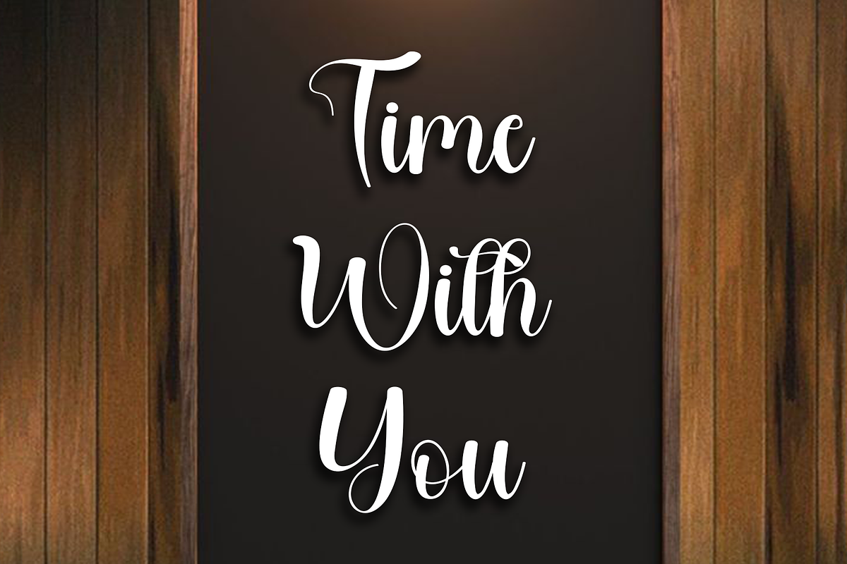 Ladybug, a Handwritten Font by InermediaSTUDIO (Photo 5 of 8)