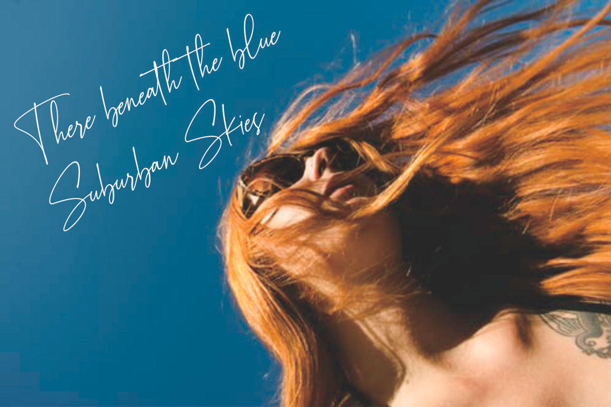 Elleanor - Handwritten Font, a Script Font by Fikryal Studio (Photo 7 of 9)