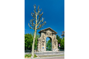 Guillaume-Lion Gate in Rouen, France, an Architecture Photo by Leonid Andronov