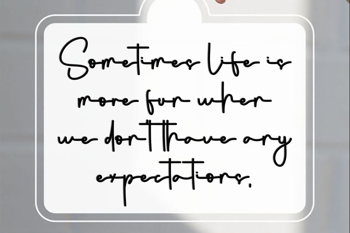 Sunday Yesterday, a Handwritten Font by InermediaSTUDIO (Photo 3 of 8)