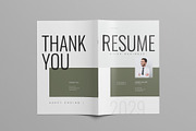 Resume Brochure Template Canva, a Brochure Template by Pixelpick (Thumbnail 5 of 9)