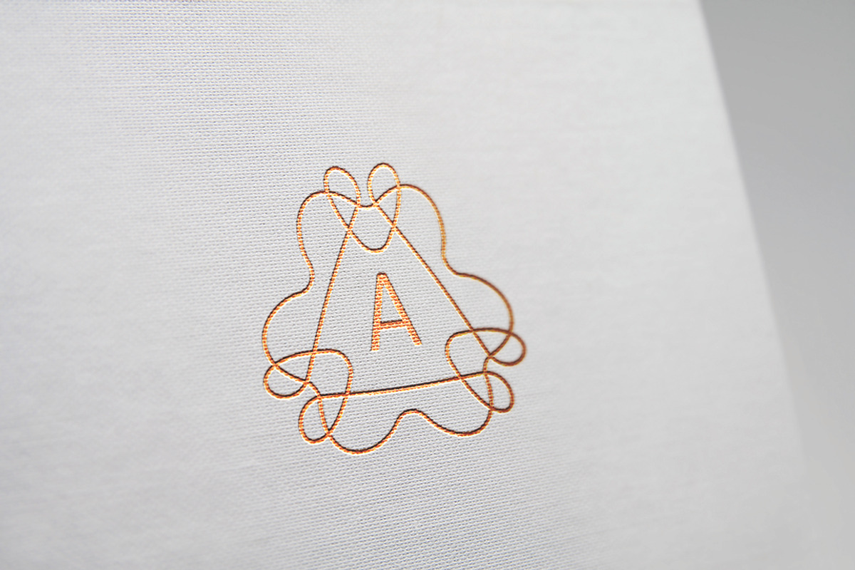 24 Elegant Logo Templates, a Branding & Logo Template by Sarten (Photo 4 of 7)