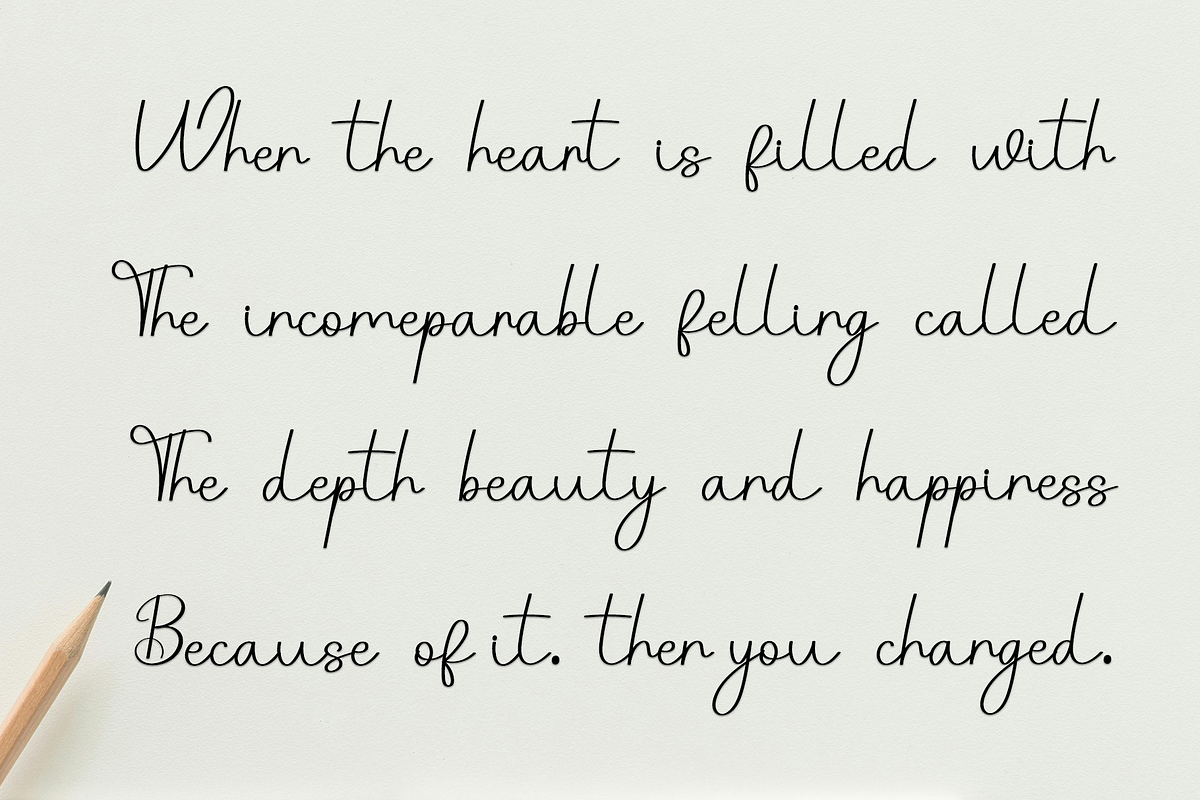 Santa Dreaming, a Handwritten Font by InermediaSTUDIO (Photo 6 of 8)