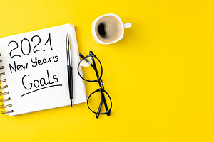 New year 2021 goals on desk