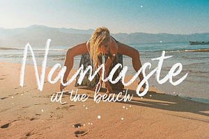 Coastline - Textured Script Font