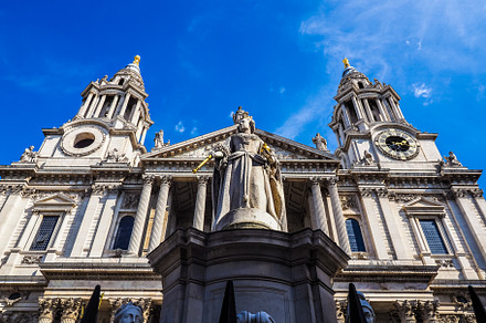 HDR St Paul Cathedral in London, an Architecture Photo by WorldPhotos