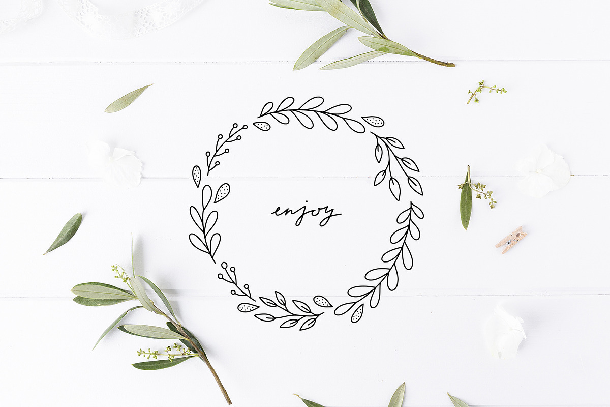 Simple Florals, an Illustration by Redchocolate (Photo 11 of 11)