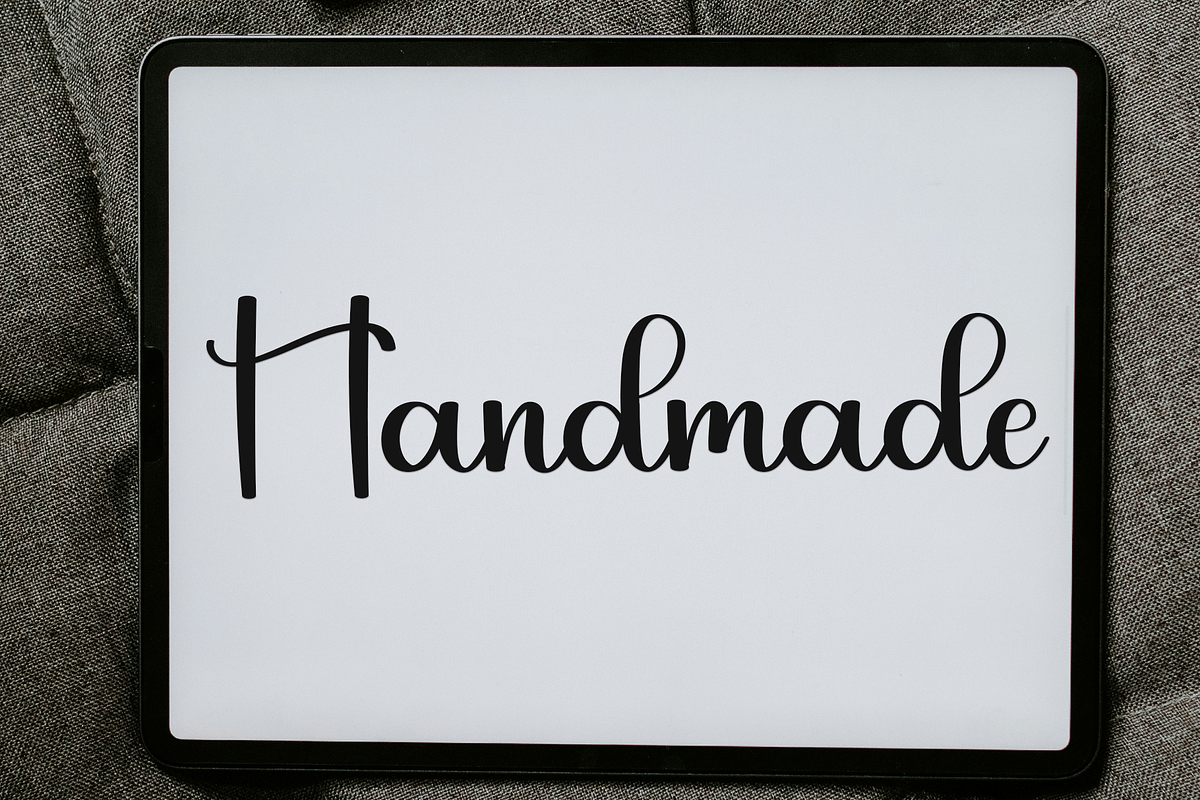 Booming, a Handwritten Font by FreshTypeINK (Photo 7 of 7)