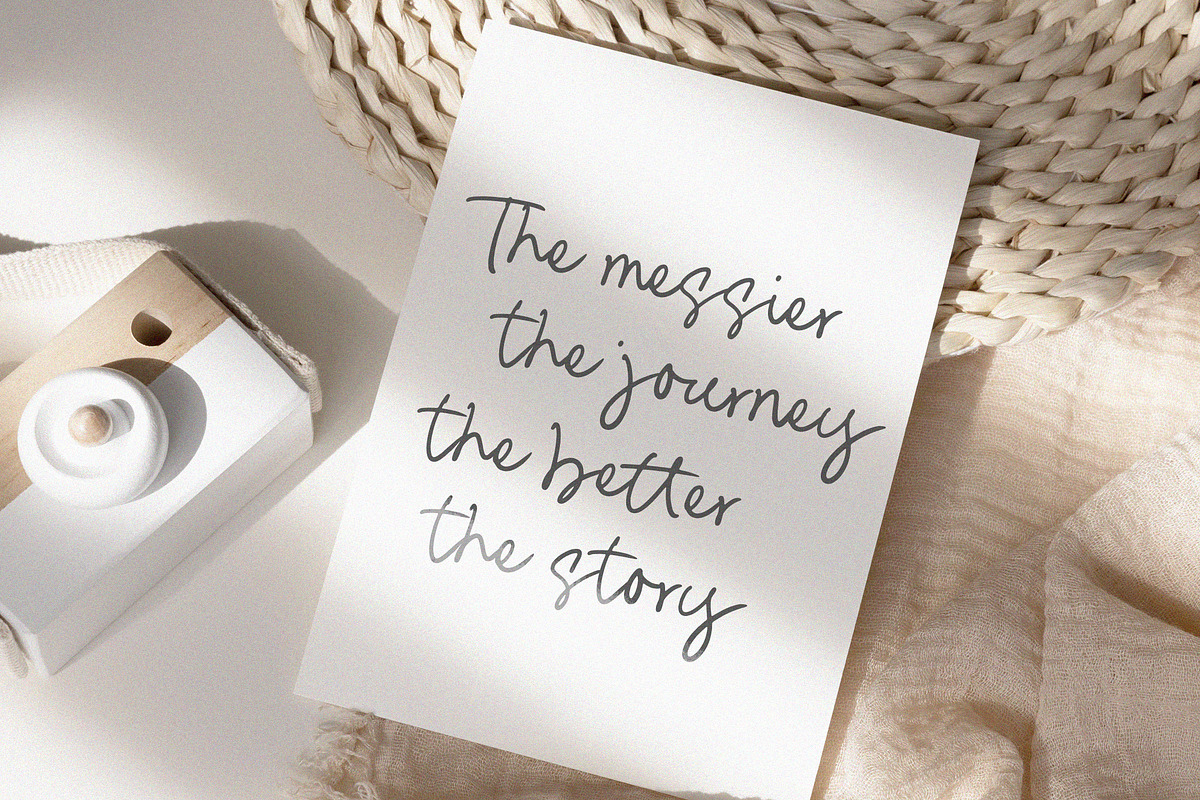 Sweet Jumpkin Font, a Handwritten Font by Timurtype (Photo 3 of 7)