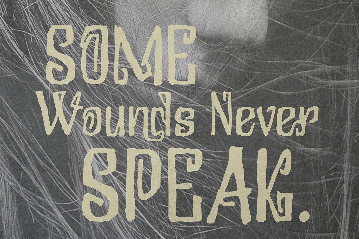Benkotag - Display Font, a Sans Serif Font by NDNL Studio (Photo 2 of 9)