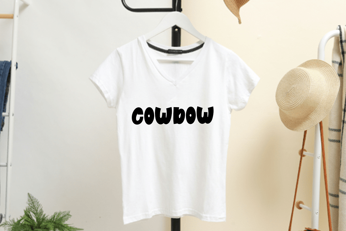 Course, a Script Font by InermediaSTUDIO (Photo 2 of 8)
