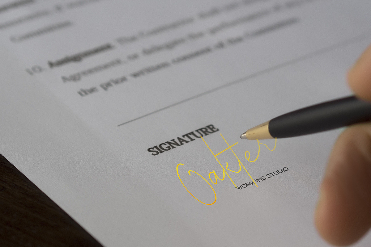 The Sign Typeface preview 5