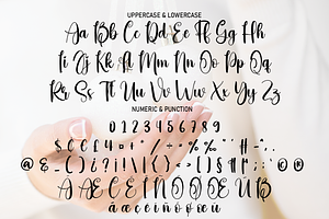 Bauble Script Font