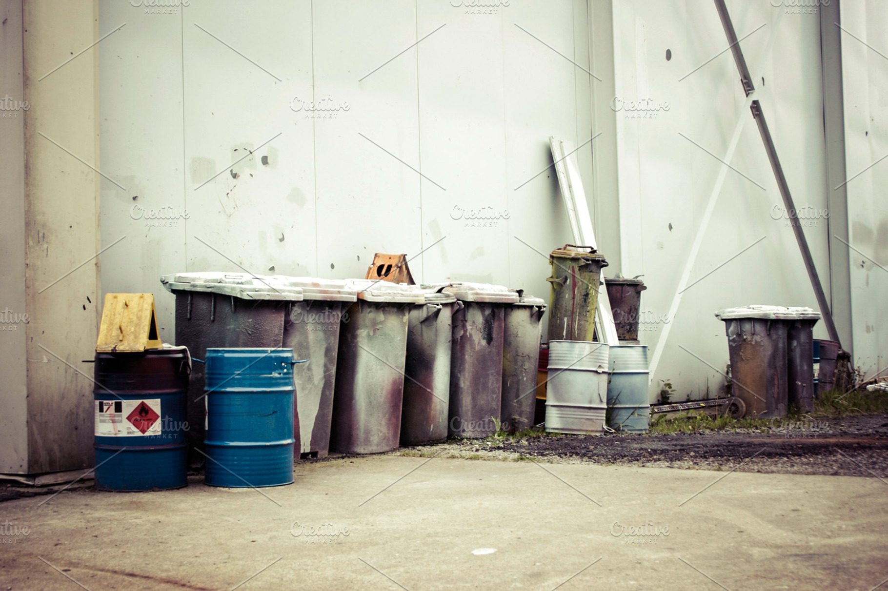 garbage can