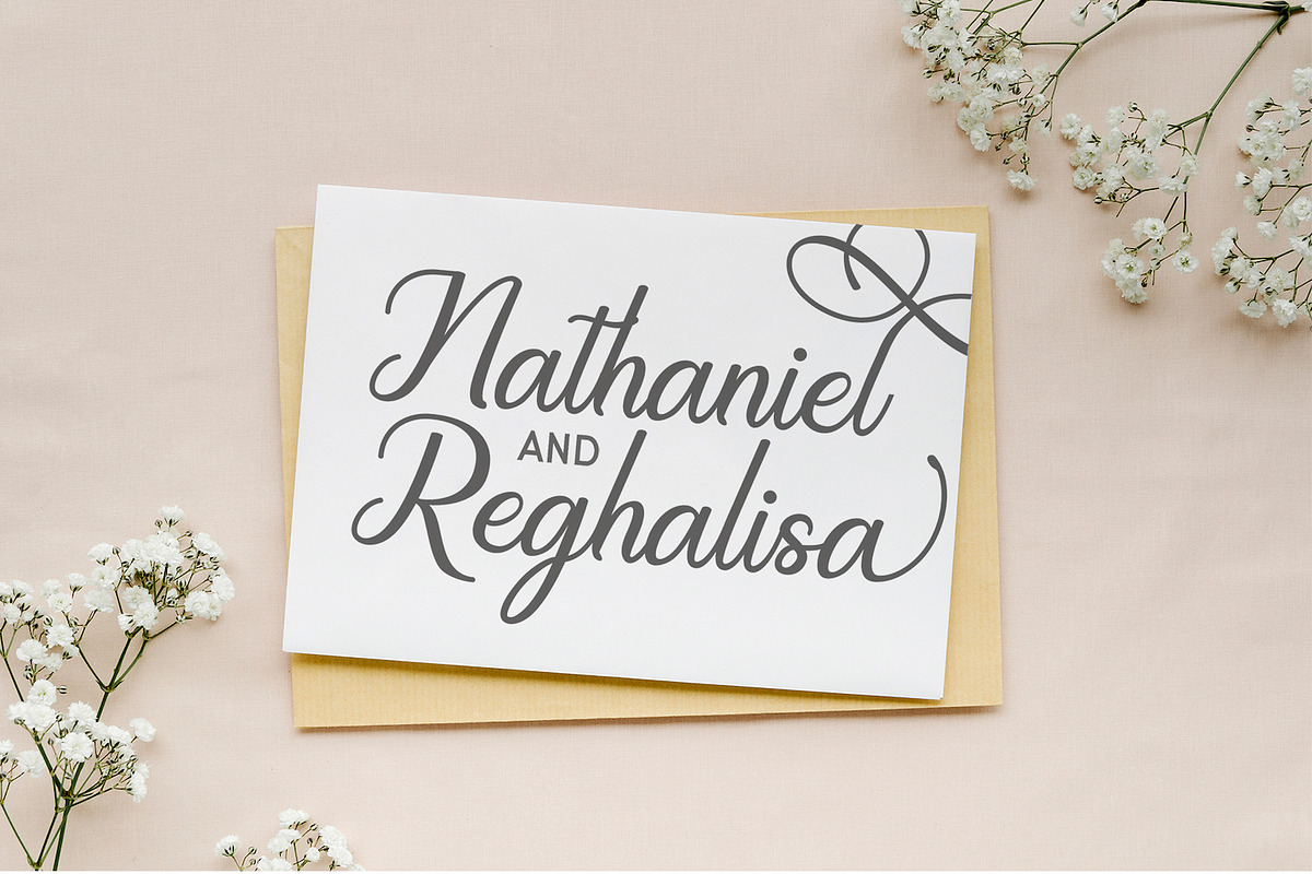 Regalhisa - Calligraphy Font preview 2