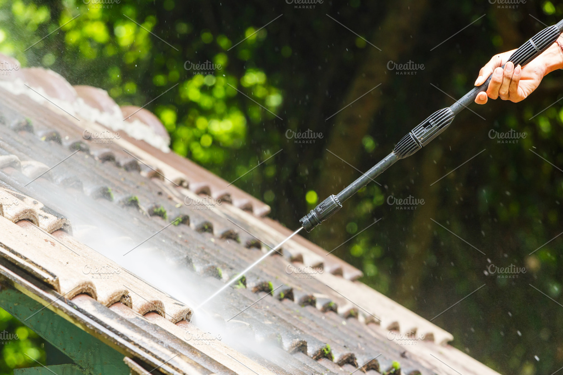 Water cleaner, a Photo by Smith Chetanachan