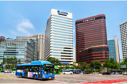 Public city bus at Namdaemun Plaza