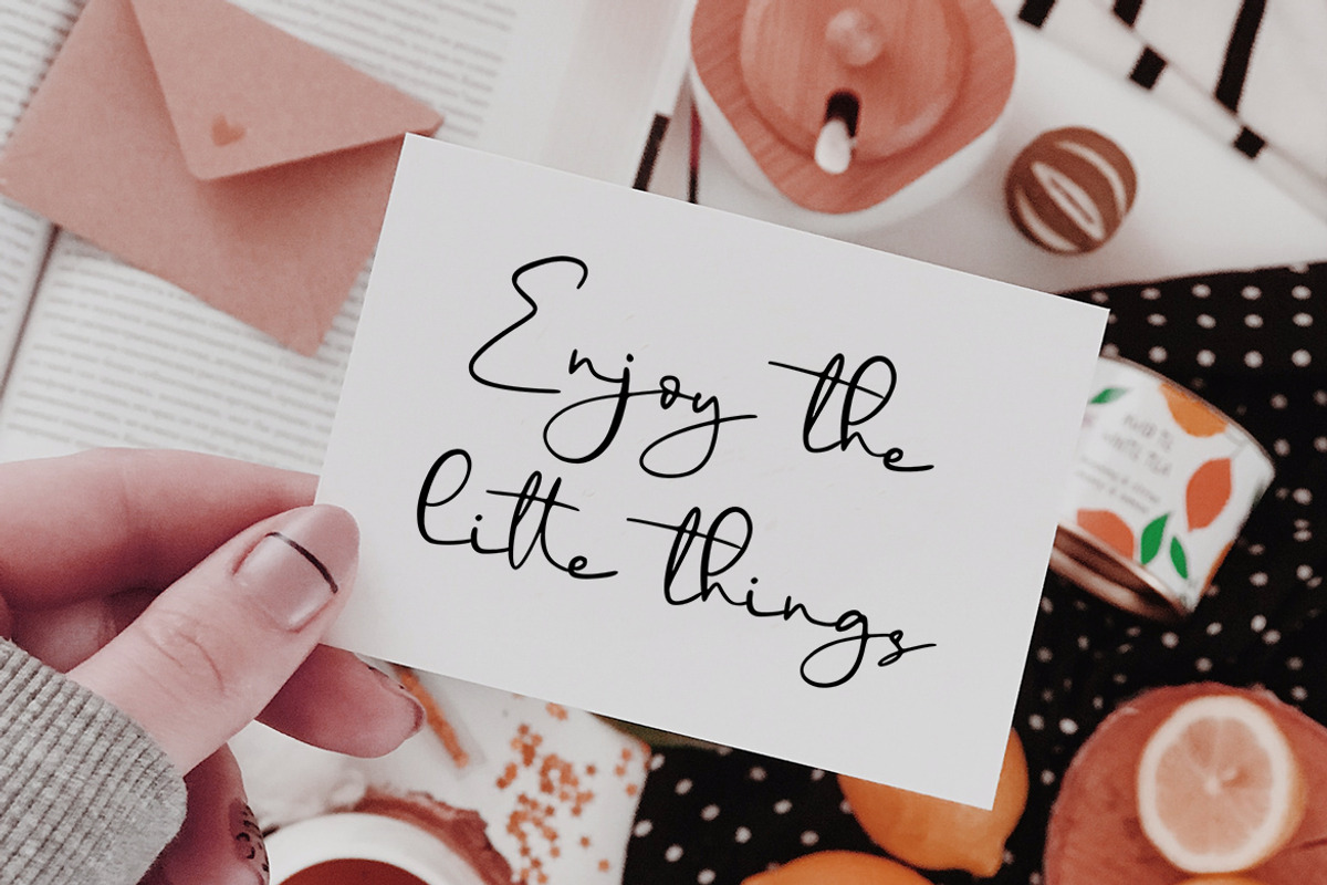 Opolite - a Handwritten Font, a Script Font by Vava Aryanto (Photo 4 of 11)