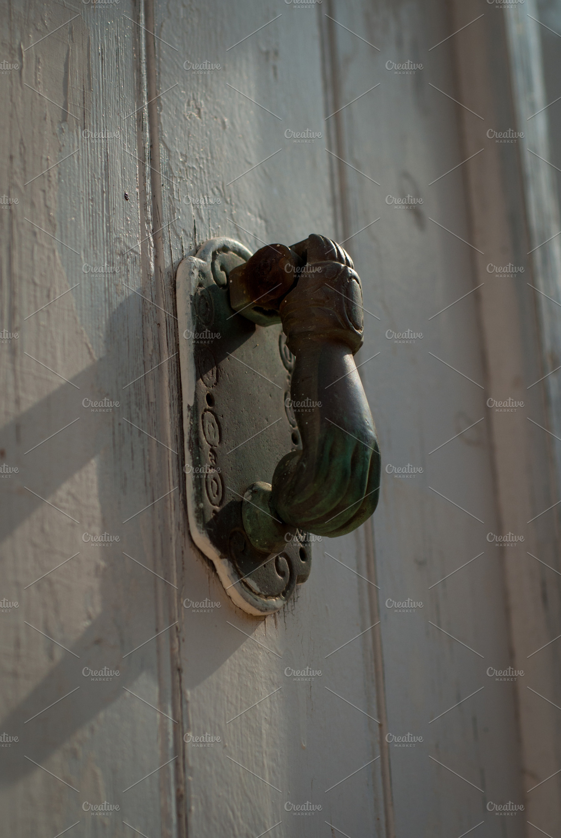 Knuckle Knocker