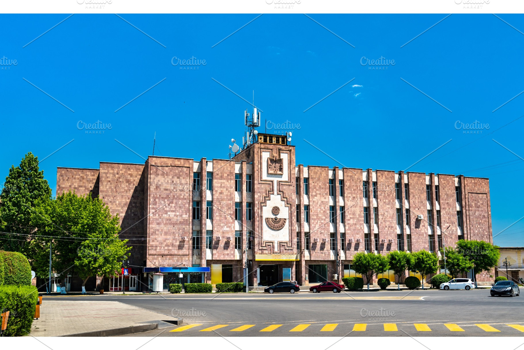 Komitas Square in Etchmiadzin, an Architecture Photo by Leonid Andronov