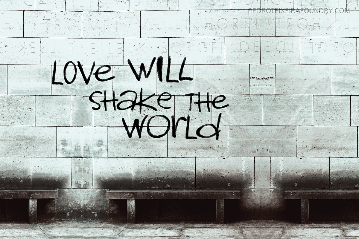 Graffiti PTx, a Sans Serif Font by vectalex (Photo 2 of 5)