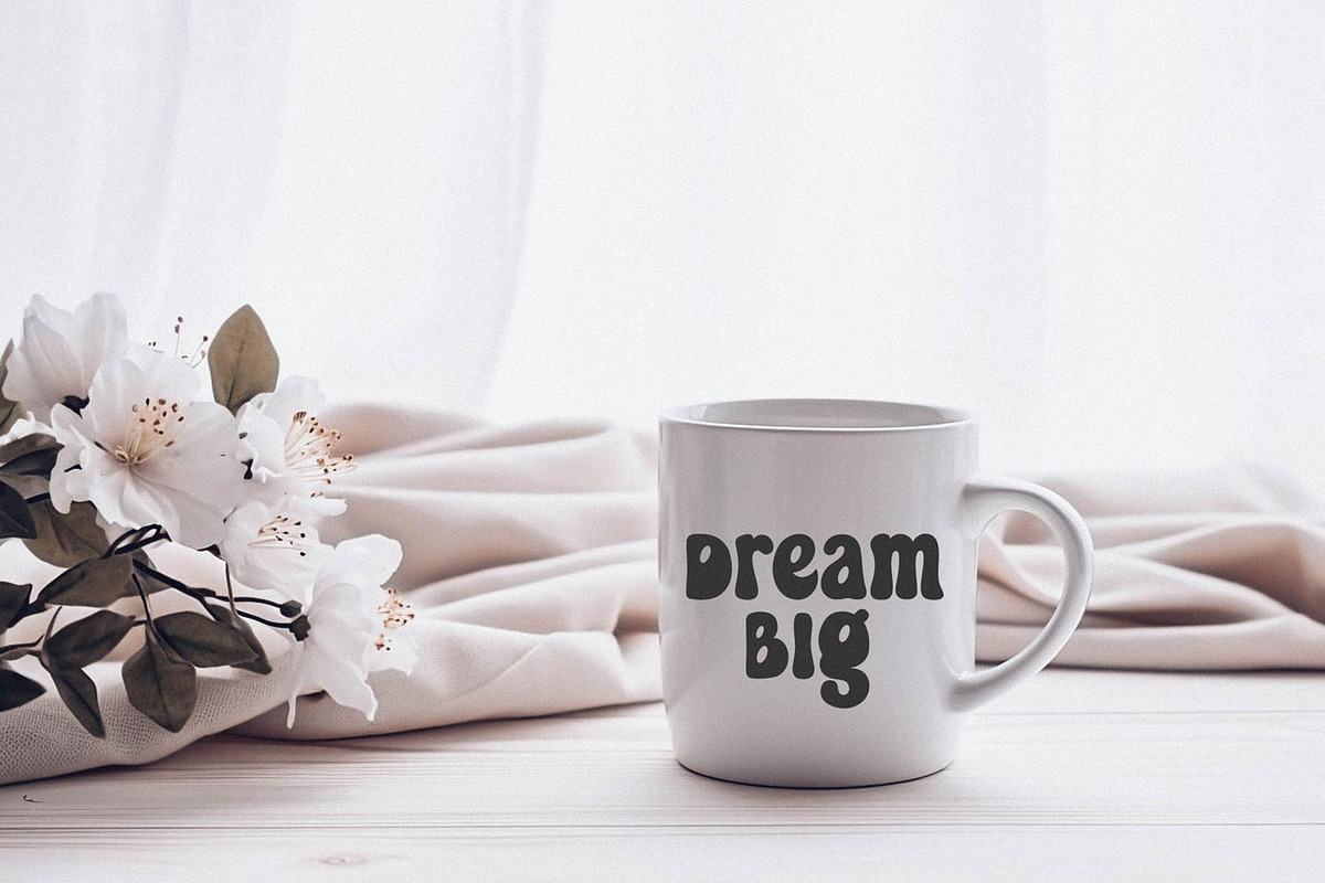 Dreamy Retro Font, a Handwritten Font by BarcelonaShop (Photo 2 of 10)