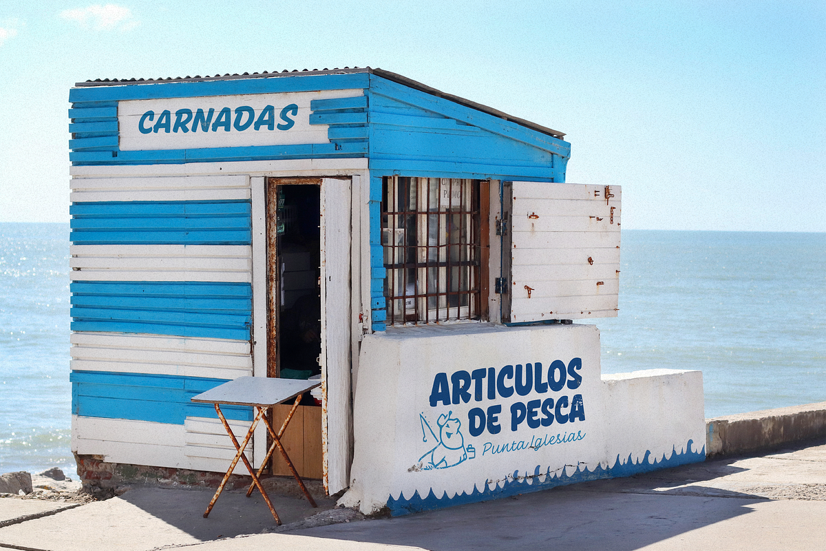 Balneario Script, a Font by Sudtipos (Photo 6 of 8)