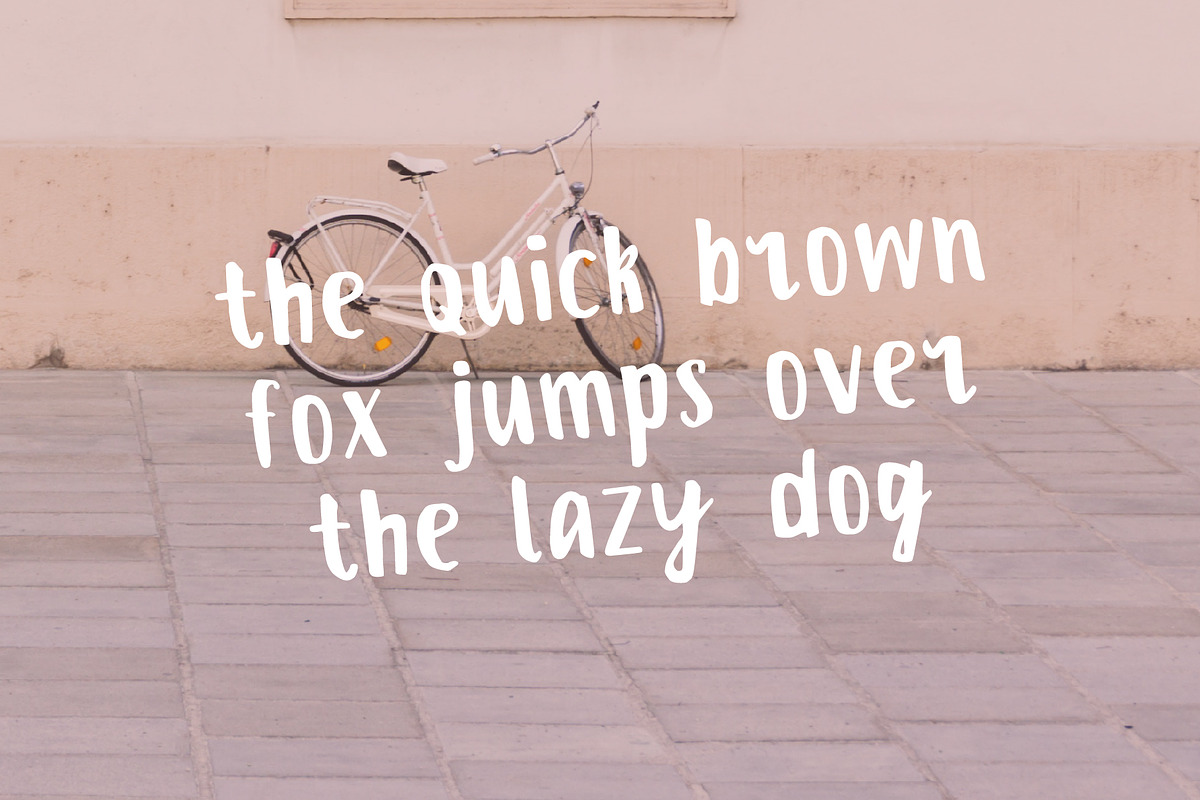 White Lantern Font preview 3