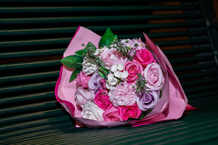 Stylish bouquet of pink roses for sp
