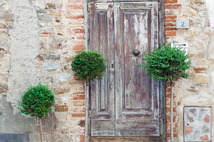 Old residential doors in Italy, an Architecture Photo by BOOCYS