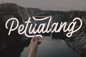 Arealand Monoline Script Font