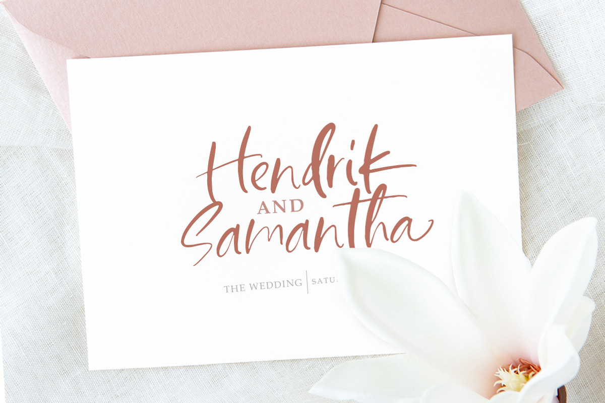 Happy Sparkle - Handwritten Font, a Script Font by Littlehand (Photo 4 of 9)