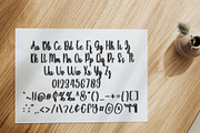 Builds, a Handwritten Font by InermediaSTUDIO (Thumbnail 8 of 8)