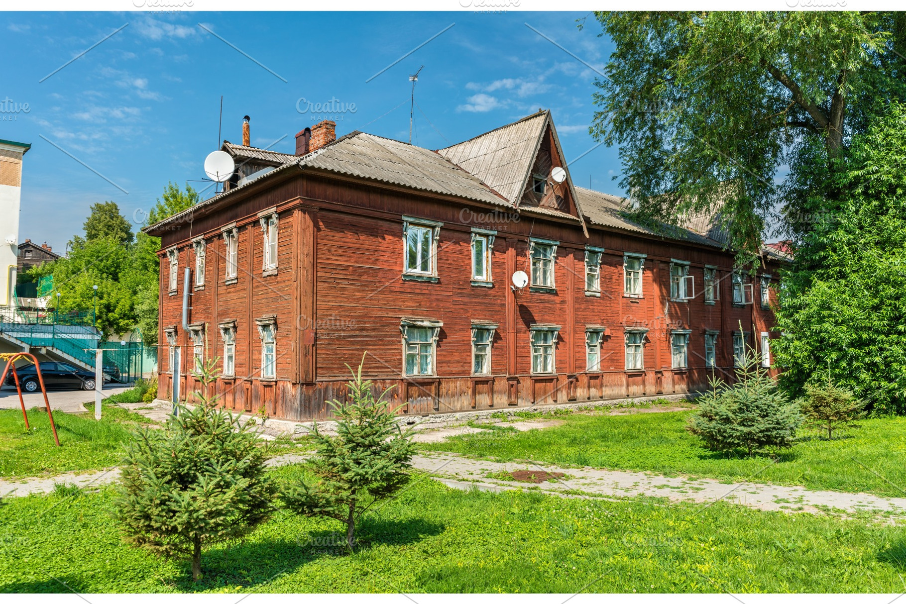 Old wooden house in the city centre of Ryazan, Russia, an Architecture Photo by Leonid Andronov