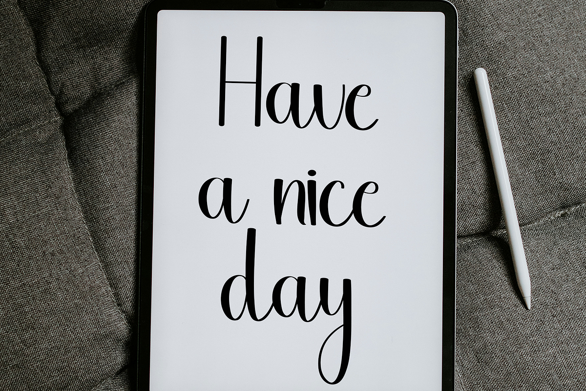 Daydream, a Handwritten Font by InermediaSTUDIO (Photo 3 of 8)