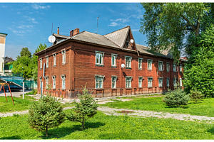 Old wooden house in the city centre of Ryazan, Russia, an Architecture Photo by Leonid Andronov