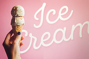 Laurelle, a Script Font by Uniontype (Thumbnail 12 of 12)