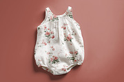 Summer Baby Bodysuit Mockup PSD, a Shirt Mockup by 1001 mockups (Thumbnail 3 of 9)
