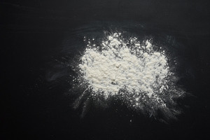 Finely ground white wheat flour, a chaotic spot in the center of, a Food & Drink Photo by ndanko