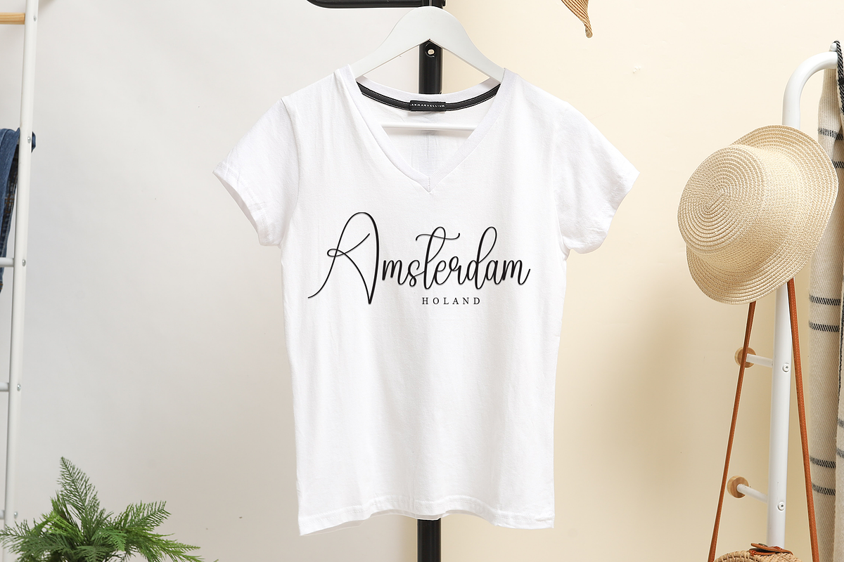 Barbie Vintage | Script Font, a Handwritten Font by Scratchones (Photo 4 of 8)