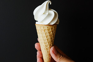 Hand with ice cream, a Food & Drink Photo by Artem Varnitsin