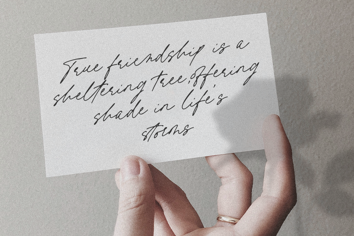Hellow Besthie, a Script Font by DzikrulAulia (Photo 10 of 12)