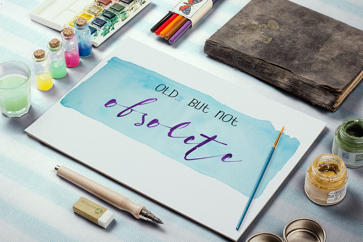 Holdenisty Typeface preview 5